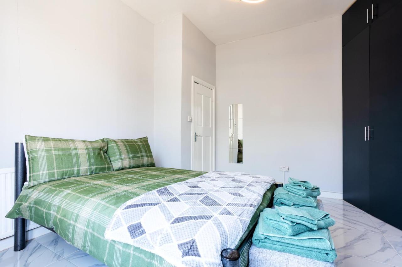 Amazing 3bedroom Ground Floor House With Garden&2 Bathrooms Villa
